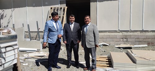 Kaymakamımız Aziz Kayabaşı, Yeşilyurt Mahallesinde Yapımı Devam Eden Anaokulu İnşaatında İncelemelerde Bulundu